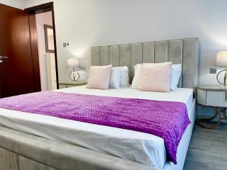 Cozy Upgraded Flat with sea, Mangrove, pool view Not hotel-1203 - Abu Dhabi - 1
