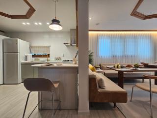 #New open sale#1 stop to Hongdae subway#3Room 4Bed 2Bathtoom#Cozy rooftop#Free luggage keeping#Free parking#close to K-Pop studio#many restaurants - Seul - 9