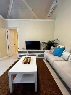 Harlequin Cottage - Montego Bay - 2