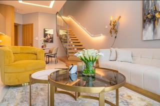 Iconic 1Bedroom Duplex with Skyline Views Near Downtown Dubai & Burj Khalifa - 9