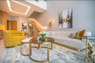 Iconic 1Bedroom Duplex with Skyline Views Near Downtown Dubai & Burj Khalifa - 5