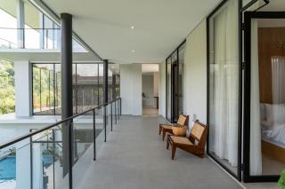 Kireina Mori Forest View Villa 6 bedrooms with a private heated swimming pool and a movie room - Bandung - 7