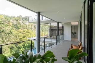 Kireina Mori Forest View Villa 6 bedrooms with a private heated swimming pool and a movie room - Bandung - 1
