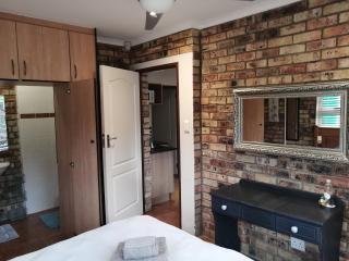 Cove Rock Lodge on Cowrie - 9