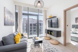 1 Bedroom and a Marvelous Flat in Azizi Riviera 26 - 4