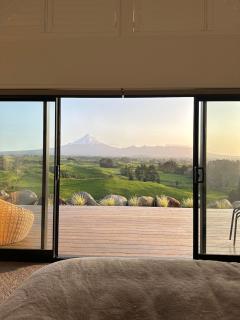 Views on King - Egmont Village - 8