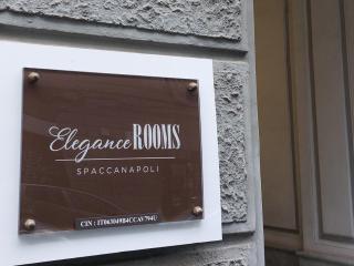 Elegance Rooms Spaccanapoli - Napels - 5