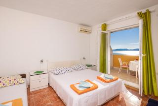 Sunny Ray Apartments - - 4