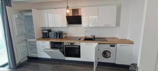 Frontline Beach Apartment - 8