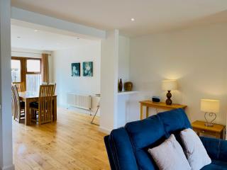 Modern home with 3 bedrooms and 3 bathrooms in Kenmare town - 8