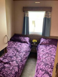275 - Butlins Skegness, pet friendly and WiFi - Meadow Lakes Caravan & Lodge Hire - Ingoldmells - 1