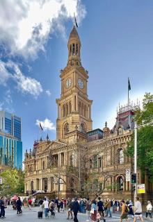 Modern & Stylish 3BR in Redfern - 3