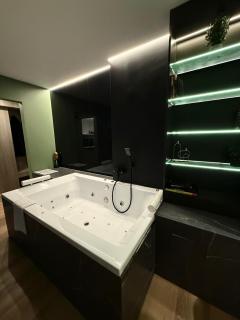 Jacuzzi Old Town Escape - Bucarest - 6