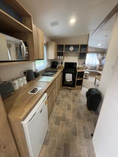Sunnymede B7 - Fantasy Island, Hot tub, ramped veranda, WiFi - Meadow Lakes Caravan & Lodge Hire - Ingoldmells - 1