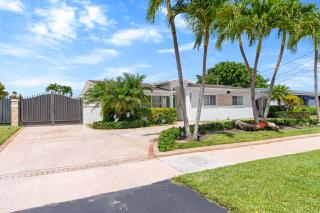 Casa Cabos - Fun in Miami - Pool BBQ - Fit 10 - Tamiami - 1