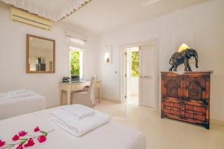 Amani Beachfront 5 Bed Villa by YourHost, Watamu - Watamu - 1