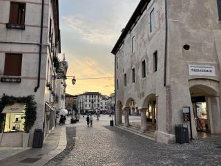 Ponte Vecchio, elegante appartamento a due passi dal centro - Bassano del Grappa - 0