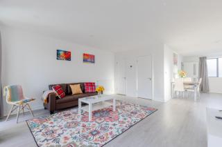 Spacious 3BD Flat Near London City Airport - Londra - 9