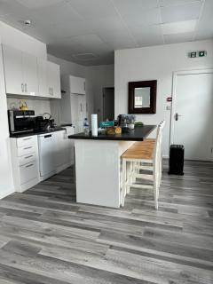 Modern Studio Flat in Bramhall - 9