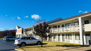 Super 7 Inn Tupelo - 6