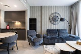 1BR The Modern Al Jada Home by Blue Cloud Holidays - 1