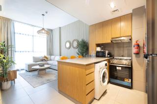 1BR Skyline Gem by Blue Cloud Holidays - Sharjah - 4