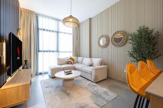 1BR Skyline Gem by Blue Cloud Holidays - Sharjah - 8