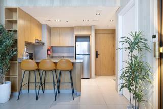 1BR Beautiful Apartment - Skyline Gem - 7