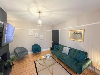 Gorgeous 3-bedroom house in New Malden with FREE parking - Worcester Park - 7