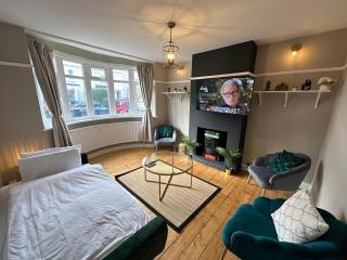 Gorgeous 3-bedroom house in New Malden with FREE parking - Worcester Park - 5