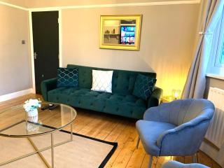 Gorgeous 3-bedroom house in New Malden with FREE parking - Worcester Park - 6