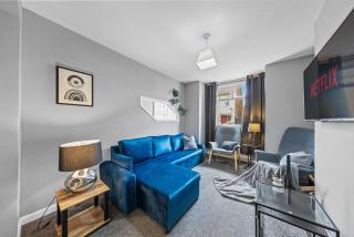 Spacious 3-Bedroom Apartment in Gordon - Northfleet - 8