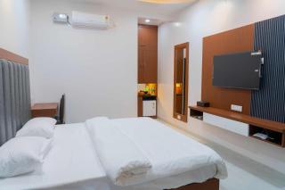 Aarya Inn - 2