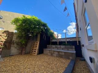 Blackpool - 4 Beds - Sleeps 10 - Pet Friendly - Blackpool - 3