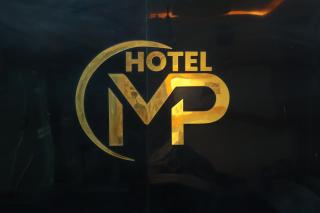 Hotel meet palace - - 8