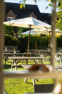 The Stag and Huntsman at Hambleden - Henley on Thames - 7