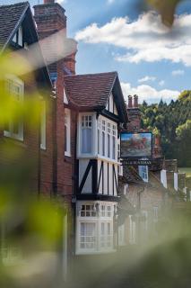 The Stag and Huntsman at Hambleden - Henley on Thames - 2