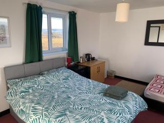 1 Bedroom annex, private bathroom, peaceful area - Claypits - 0