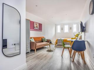 Stylish Studio Apartment - 6
