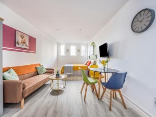 Stylish Studio Apartment - 4