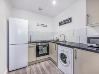 Trendy Studio Apartment - 6