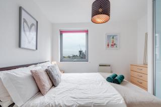 Cosy One bedroom flat opposite station - Londra - 2