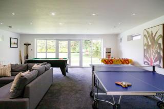 Stunning 5BR Home with Pool - 5 min to Beach - 6