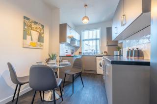 Richmond Retreat - Luxurious and comfortable spacious 2 floor apartment - 9