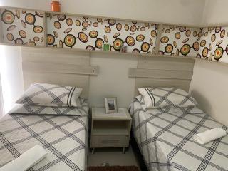2 Dorm Apartamento na quadra do mar Rua 2700 até 5 pessoas - Balneário Camboriú - 8