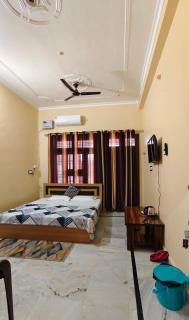 Asha Homestay Ayodhya - 1