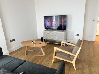 Cozy 2-Bed Apt Sleeps 4 near Jewellery Quarter - 0