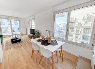 Balcon ensoleillé, design moderne - 4