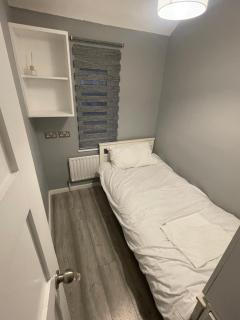 The Mitcham House - Mitcham - 6
