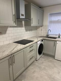 The Peacock House 7 mins from Luton airport - 2